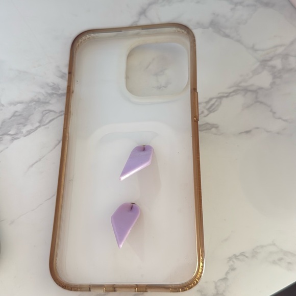 White Opal Shell Loopy Case with lilac loop - Picture 2 of 3